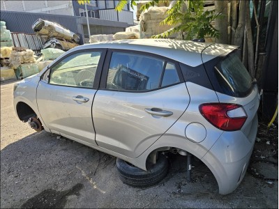 Hyundai i10 çıkma tavan sacı