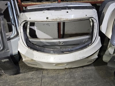 Hyundai i30 çıkma bagaj kapağı
