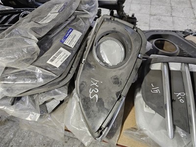 Hyundai ix35 sağ sis çerçevesi