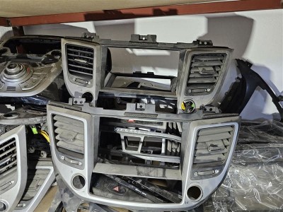 Hyundai Tucson Teyp çerçevesi havalandırma ızgarası